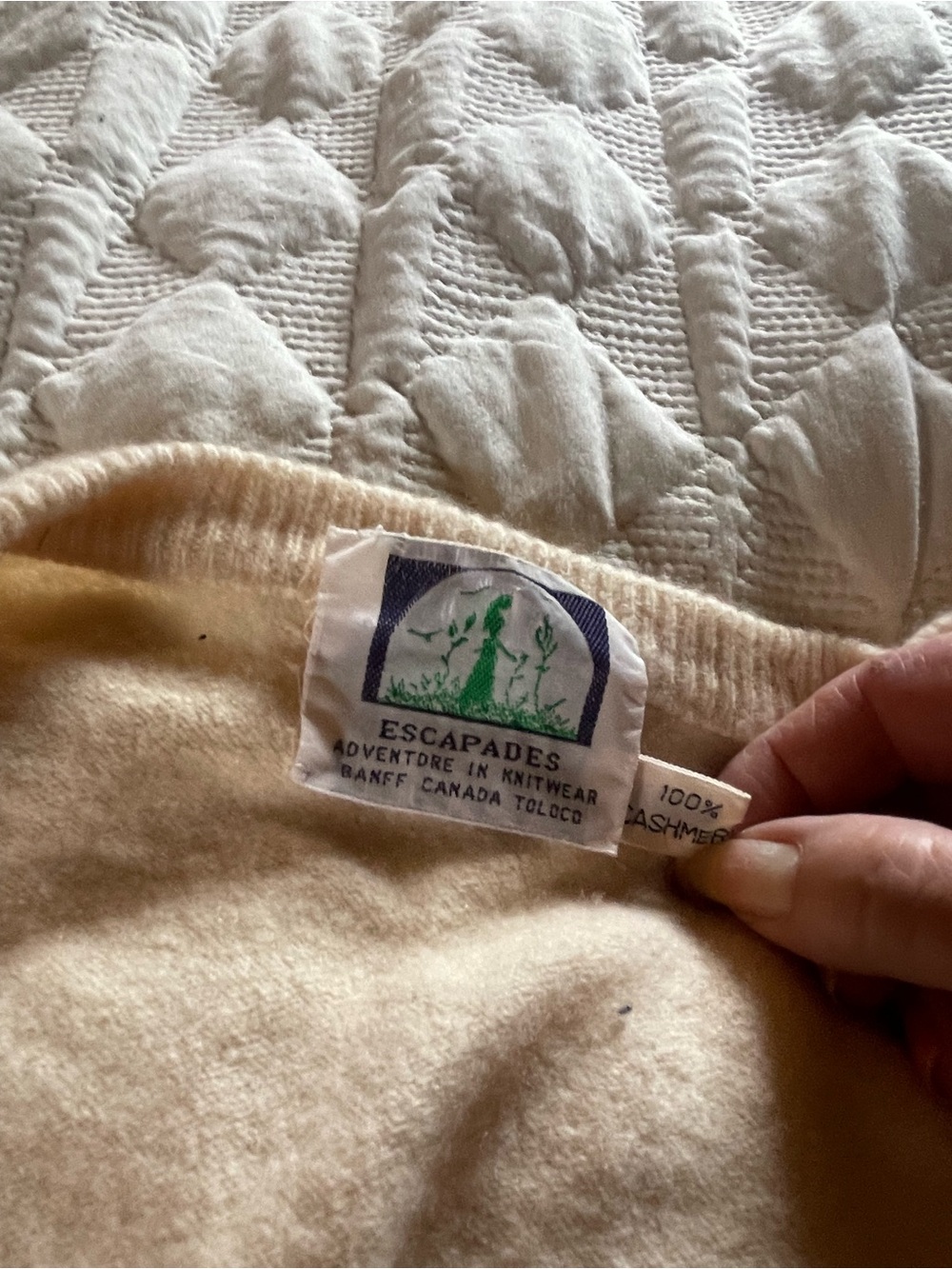 Cream Button-Front cashmere Cardigan Sweater - Picture 3 of 3